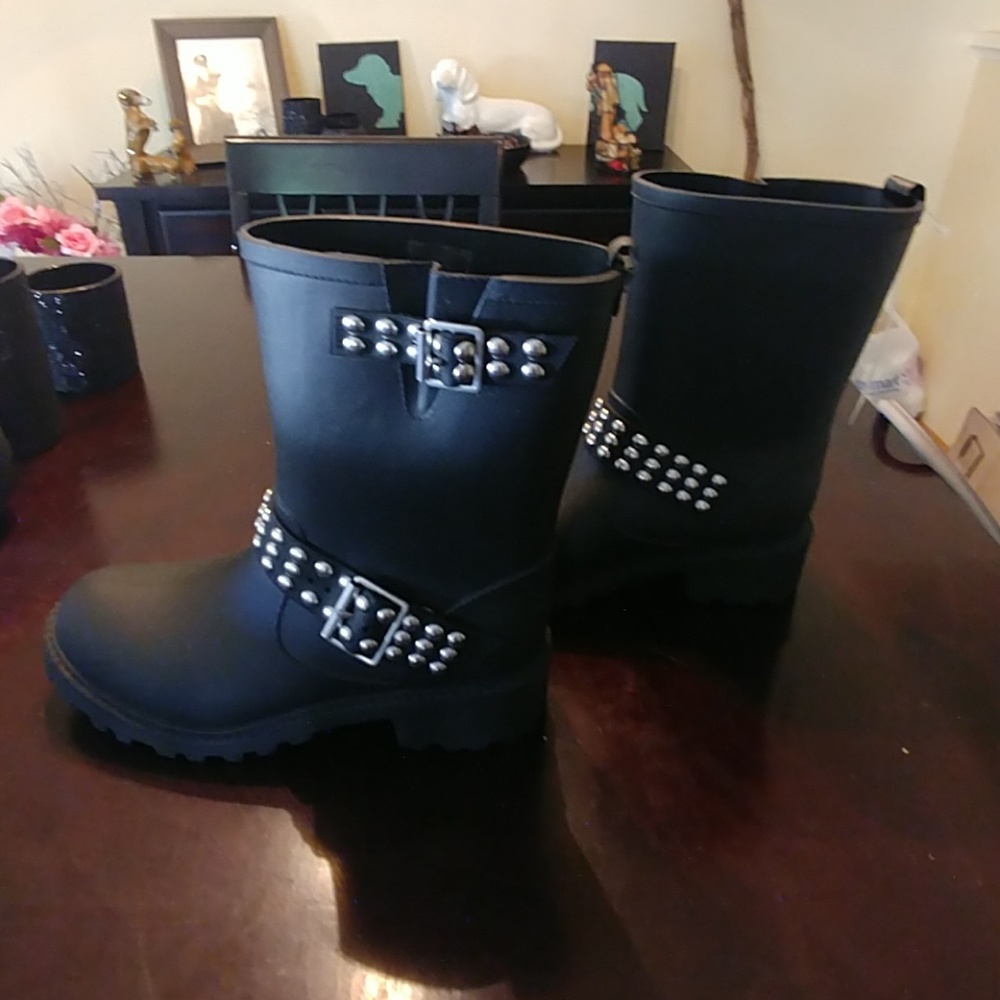Rain boots